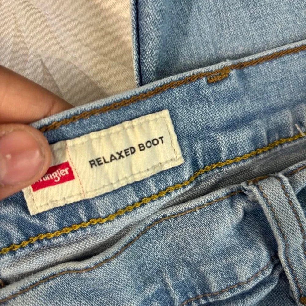 2000s wrangler workwear light washed denim bootcut jeans